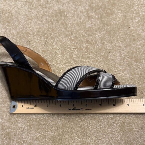 Tommy Hilfiger Black and White Bow Heels - Picture 8 of 10
